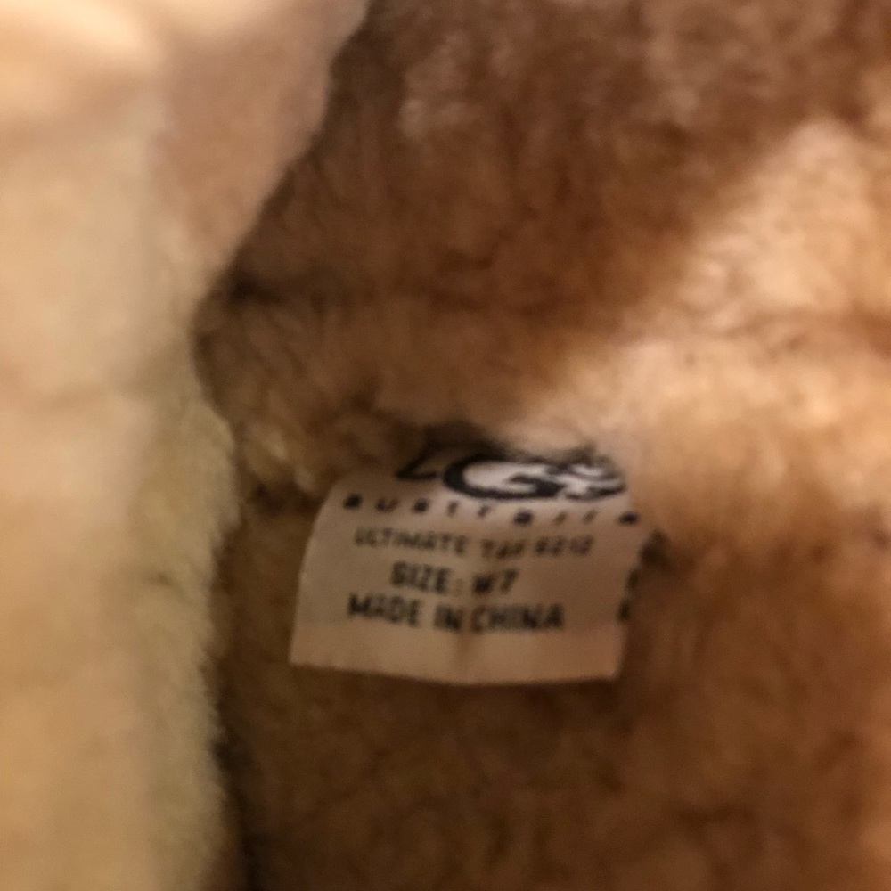 UGGS, authentic, women’s size 7 - Picture 4 of 7